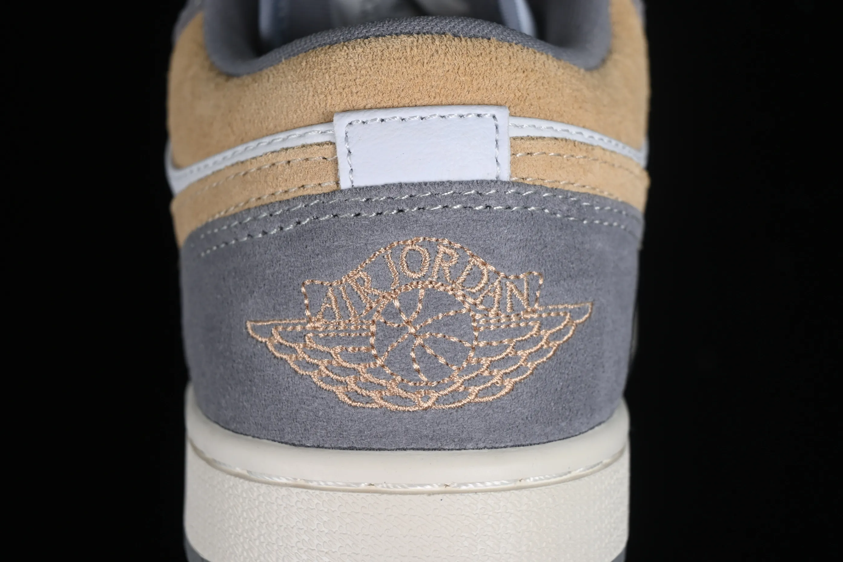 All categories Air Jordan Jordan series basketball shoes Air Jordan 1 Low Z version Air Jordan 1 Low AJ1 Joe 1 gray brown low-top cultural basketball shoes DC0774-189